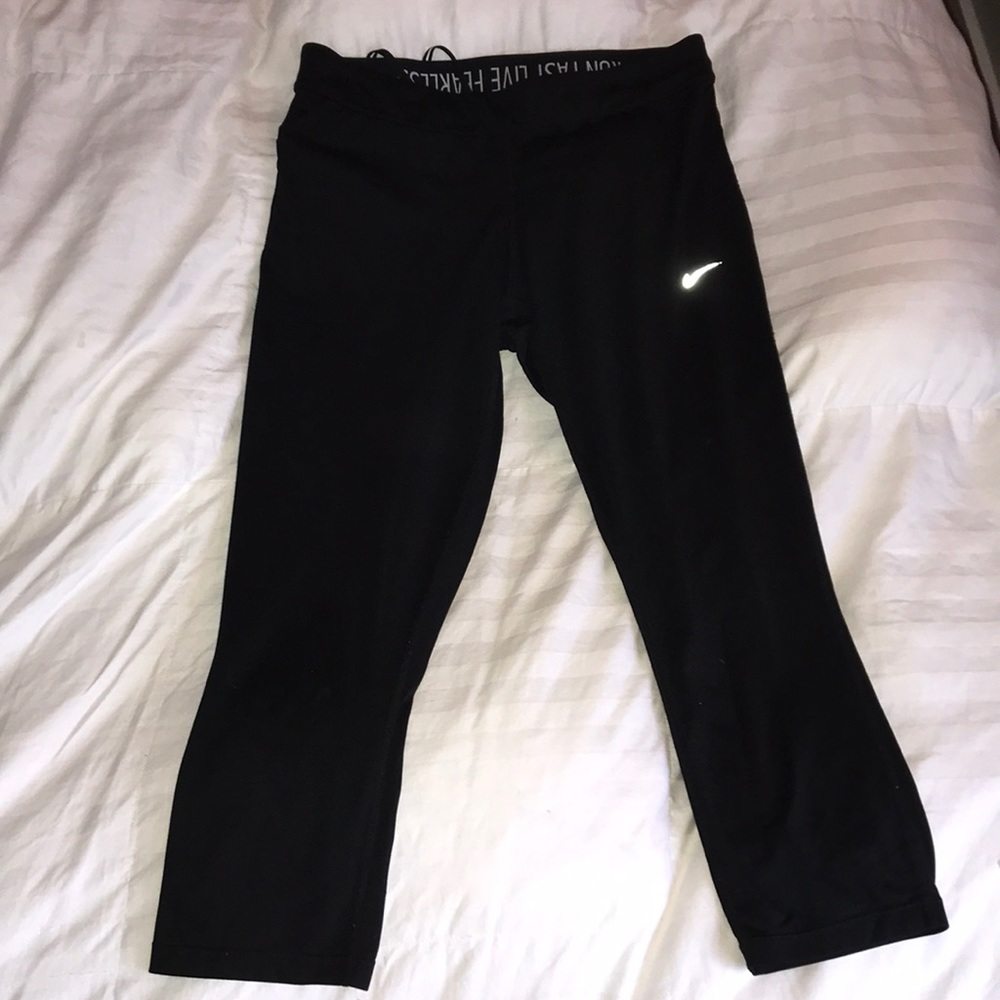 Cropped Nike Dri-Fit Leggings